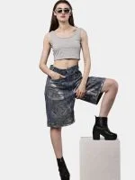 Levi’s Silver Foil Jorts - Image 5