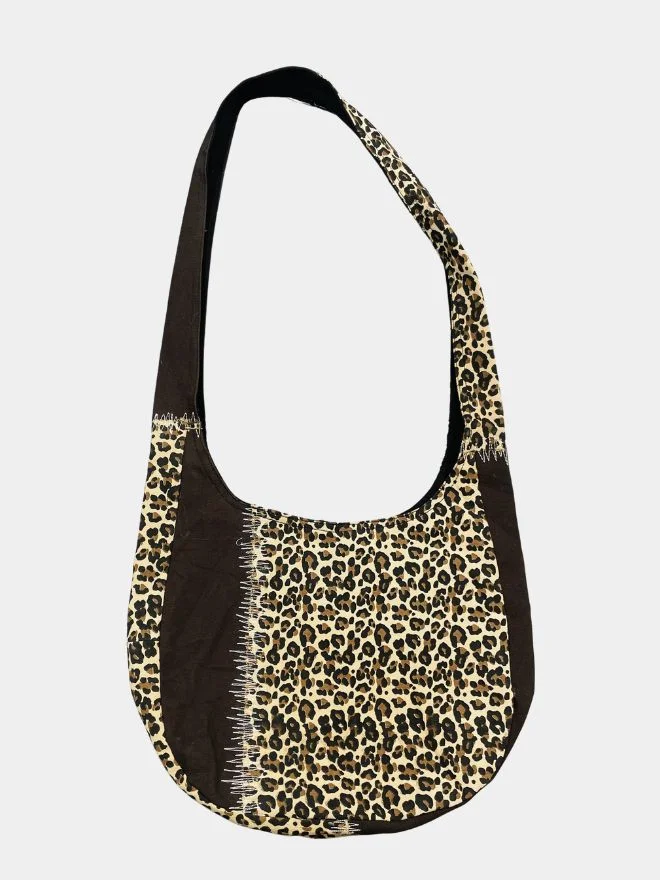 16 Leo Sling Bag - Image 1